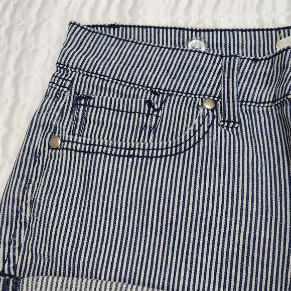 Forever 21 Stripe Denim Shorts Size 26 - Picture 11 of 13